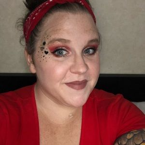 Meet your Posher, Emilee